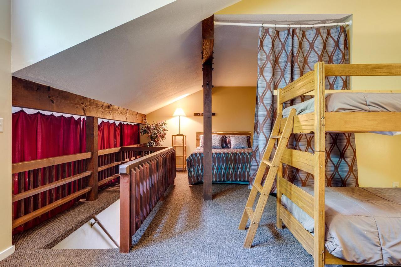 Townhome With Balcony 1 Mi To Resort! Hébergement de vacances