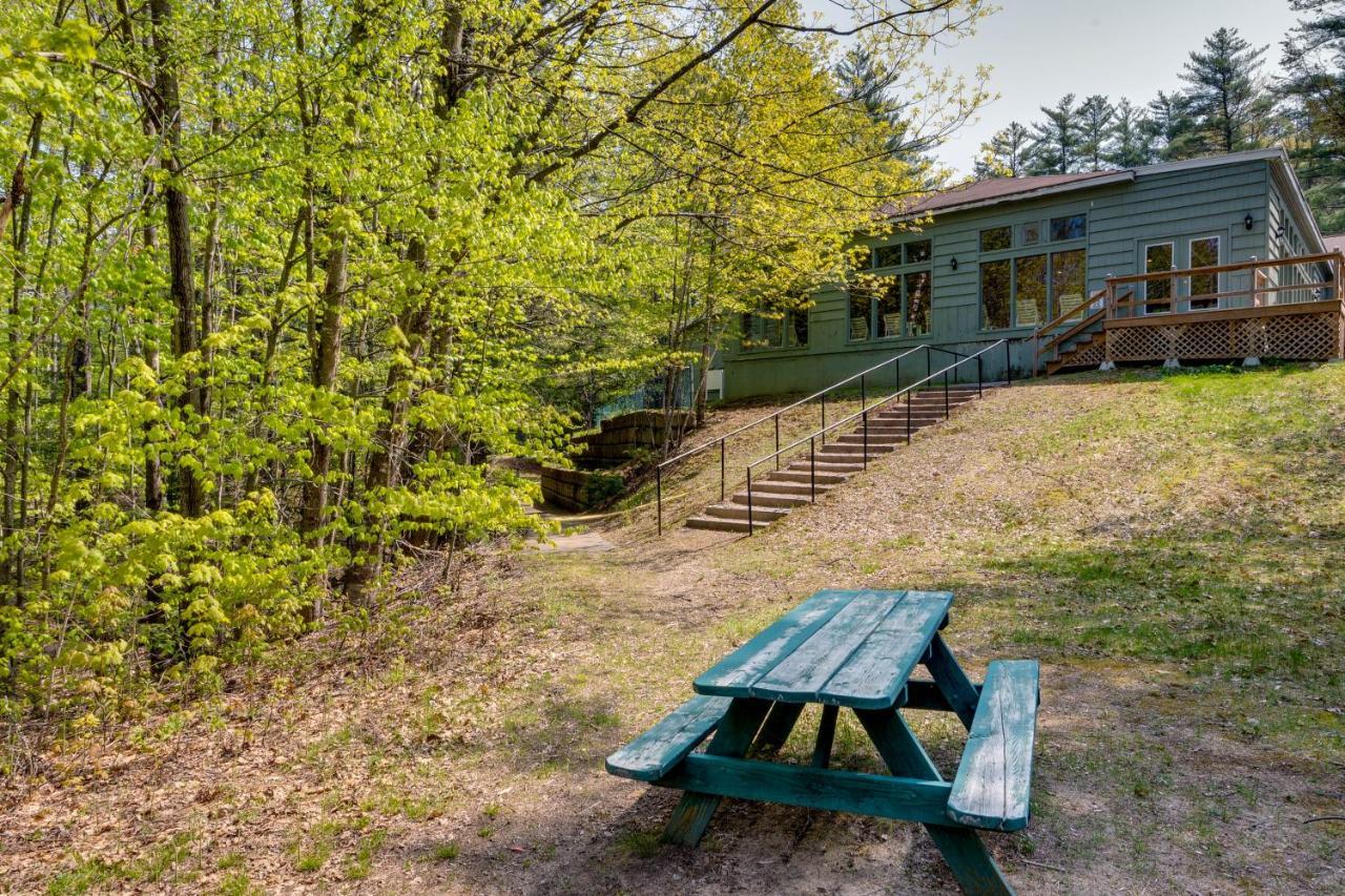 Hébergement de vacances Townhome With Balcony 1 Mi To Resort! *